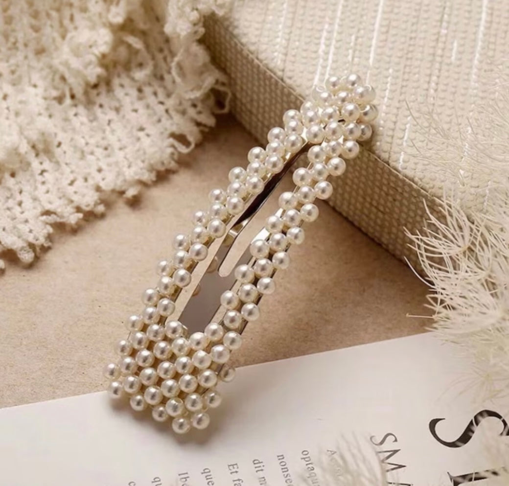 Pearl hair clip