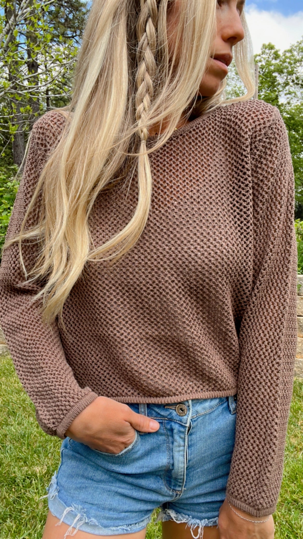 Round neck sweater top