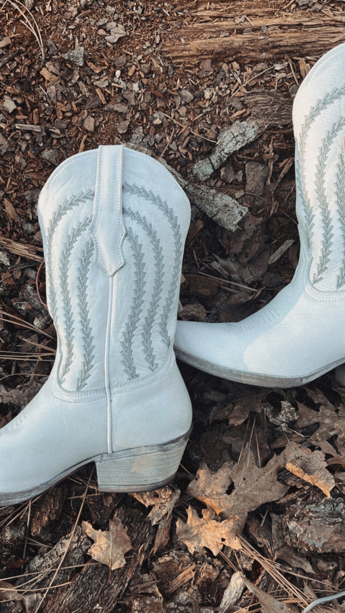 White Sterling River cowboy boots