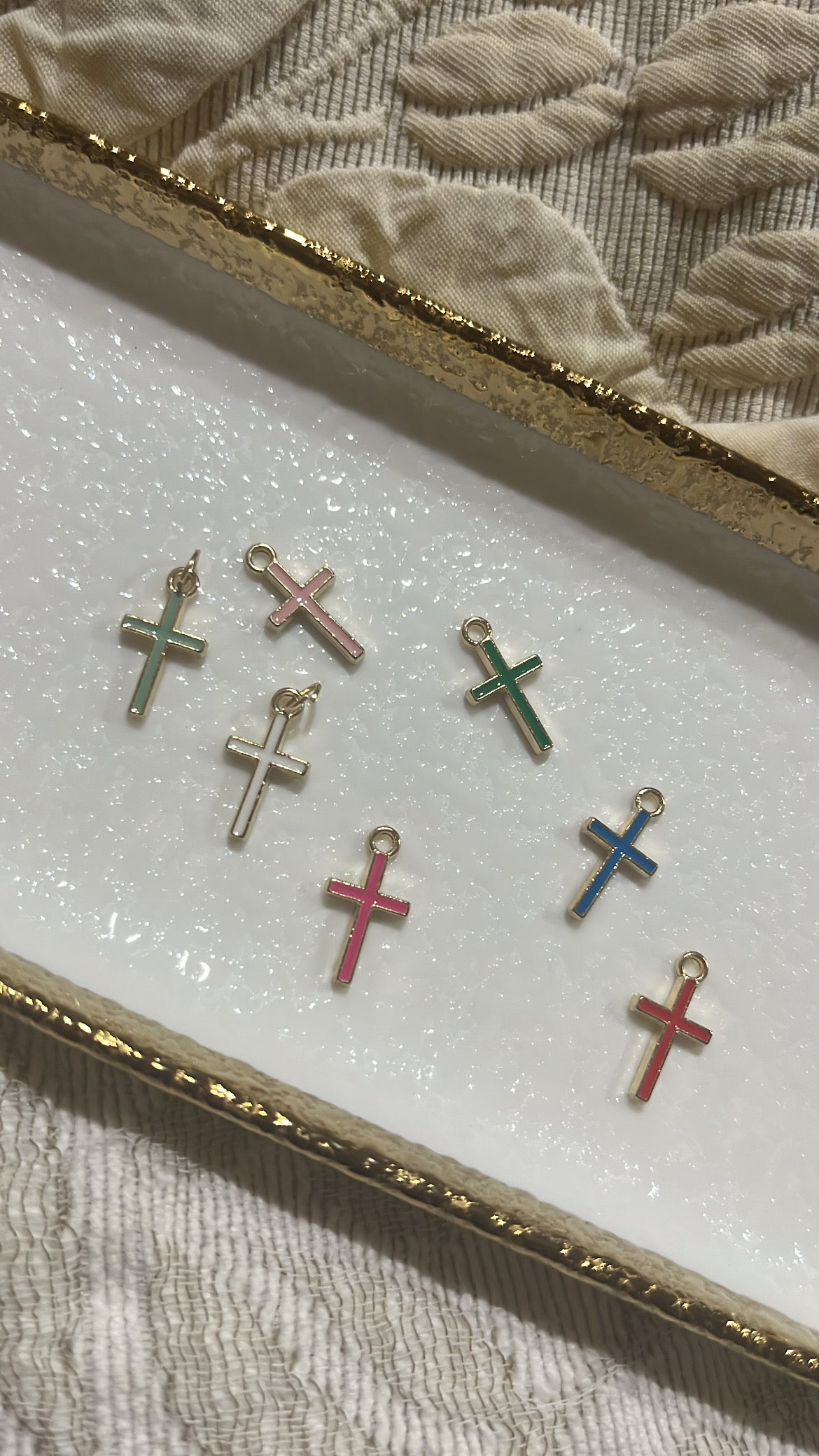 Color crosses